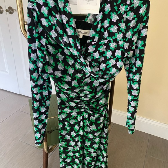 Dot blossom bright green off the shoulder dress - Picture 5 of 9